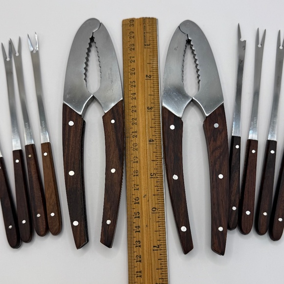 Teak wood handled nut cracker or shellfish cracker set. Vintage made in Japan. - Picture 11 of 12